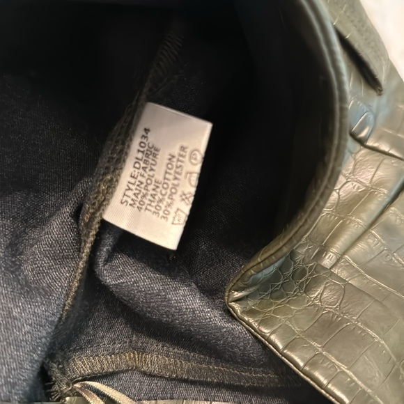 BY DYLN - HIGH WAISTED APOLLO PANTS IN DARK GREEN - Picture 8 of 9